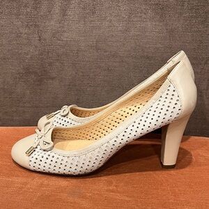 Geox Respira Leather Pumps 3” chunky heel in Taupe Cream Beige size 8 US